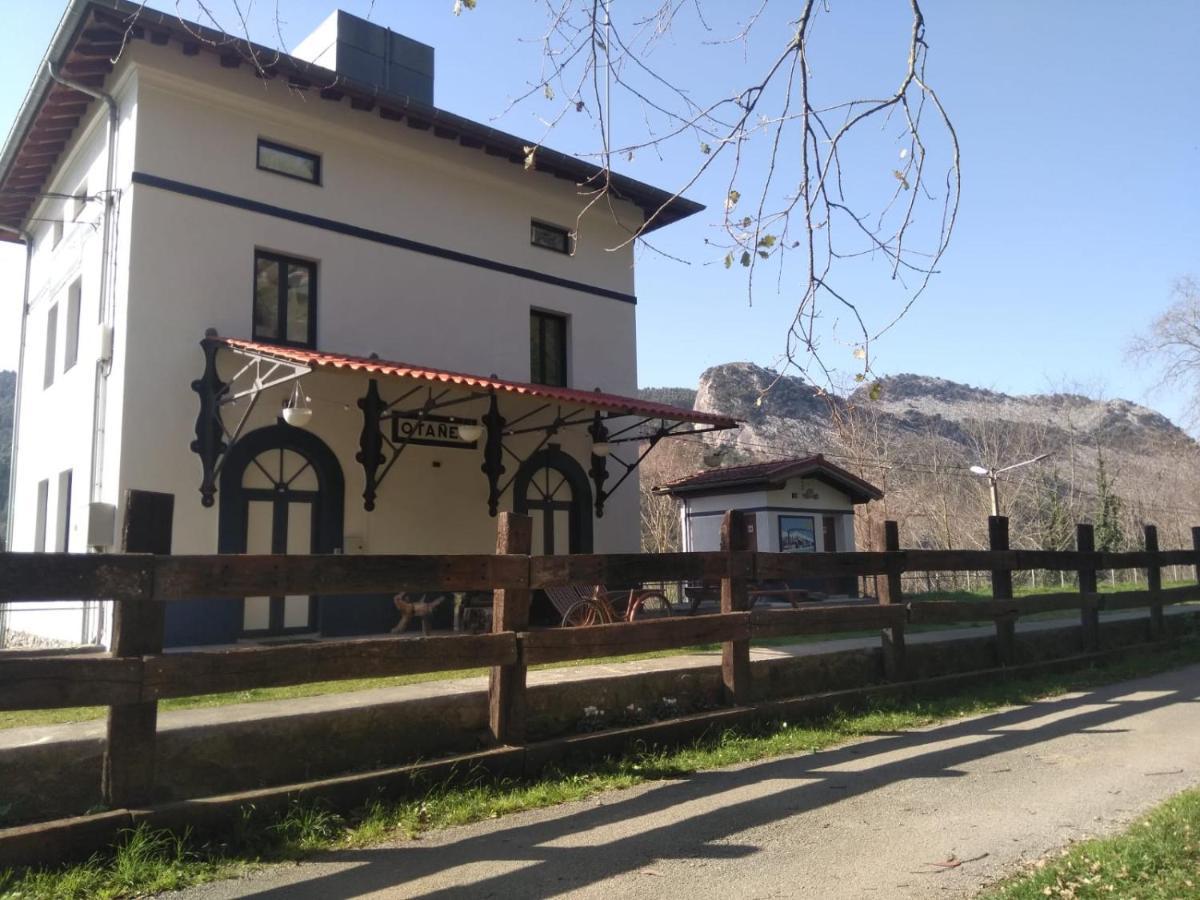 Pensjonat Castro Urdiales - La Vieja Estacion - Cerca De Bilbao Zewnętrze zdjęcie